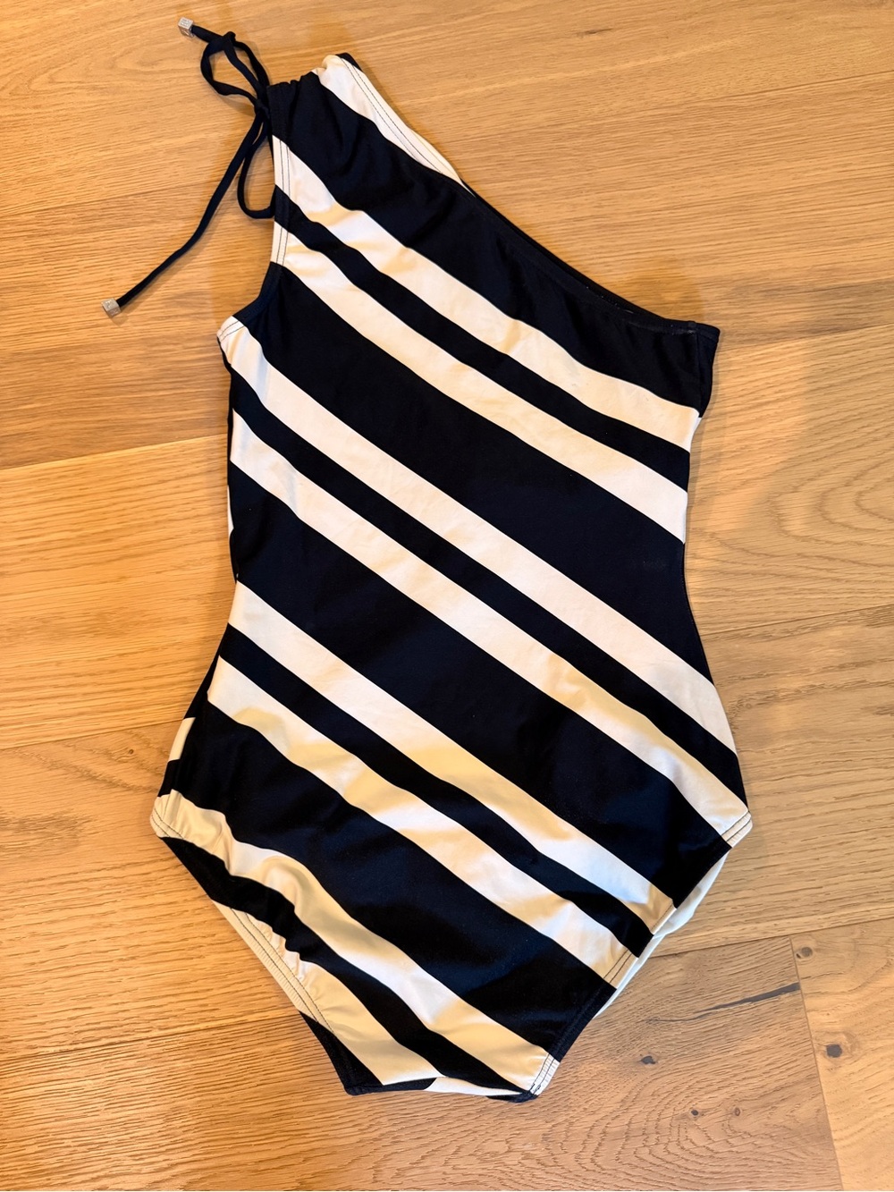 DKNY One Shoulder Black & Cream Striped One-Piece Swimsuit Size 10 - Picture 4 of 8